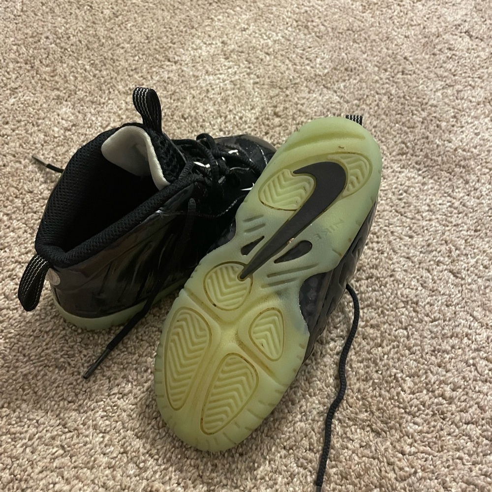 Nike - Picture 2 of 7